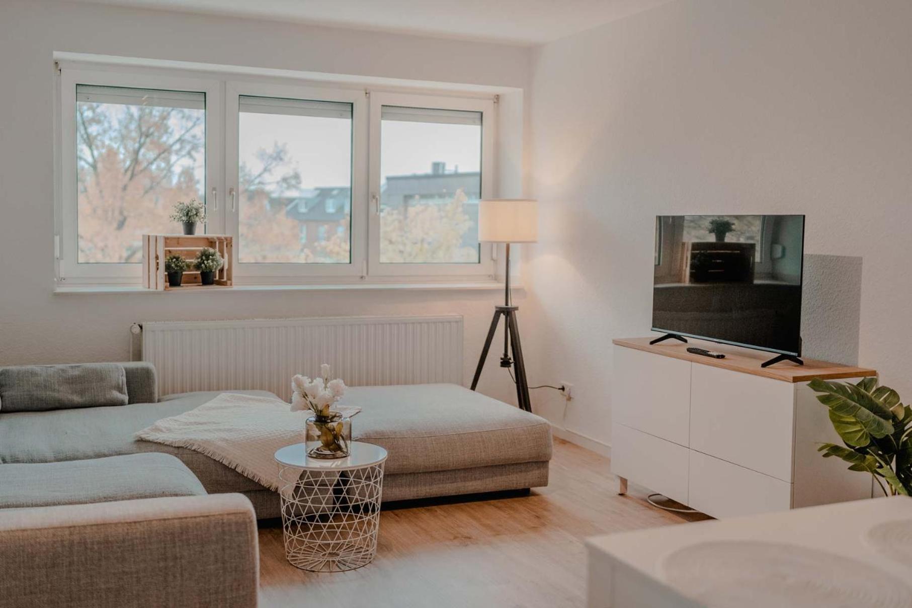 Apartment Mit Kueche, Arbeitsplatz Und Xxl Sofa Neuss Luaran gambar