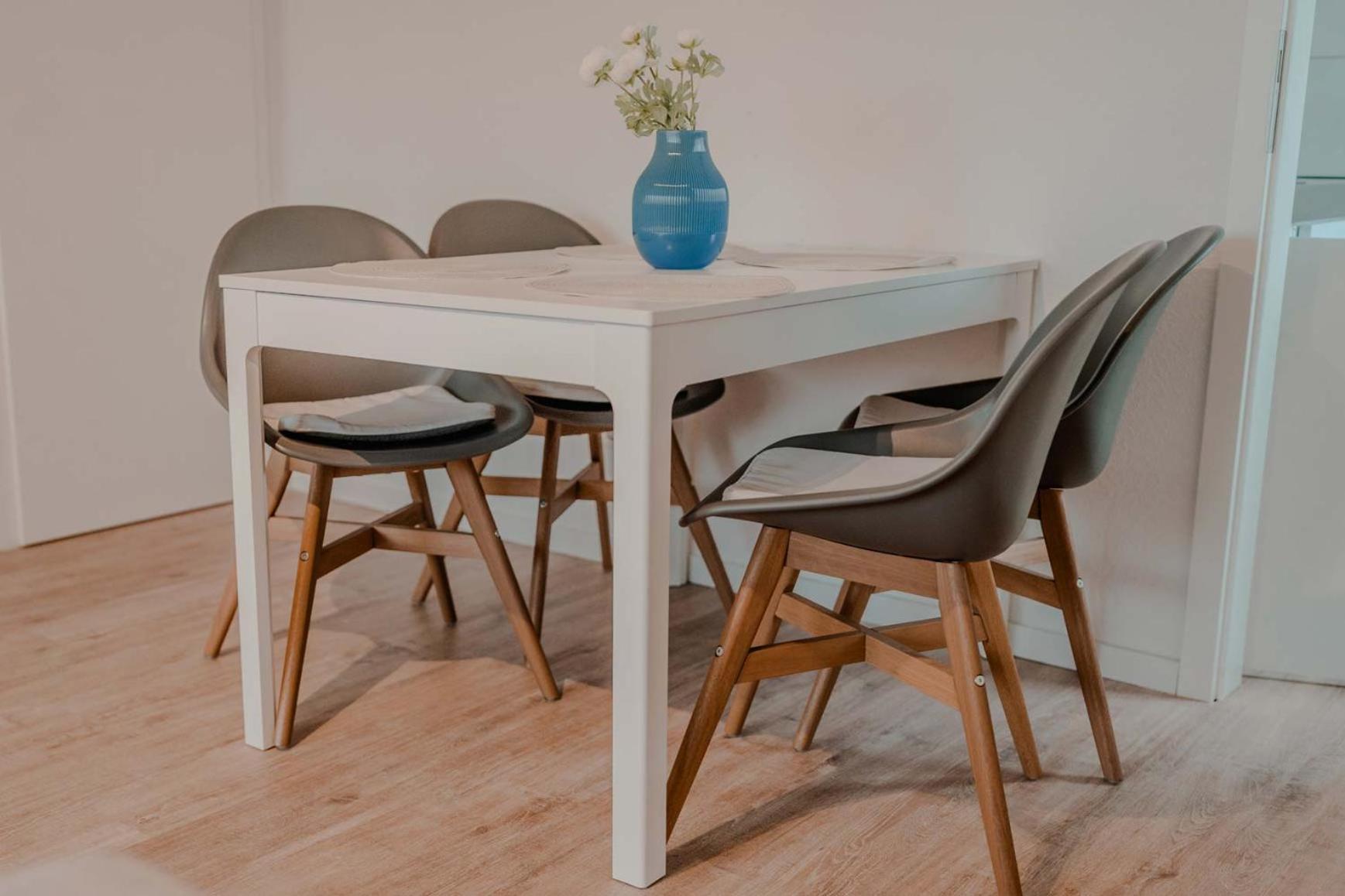 Apartment Mit Kueche, Arbeitsplatz Und Xxl Sofa Neuss Luaran gambar